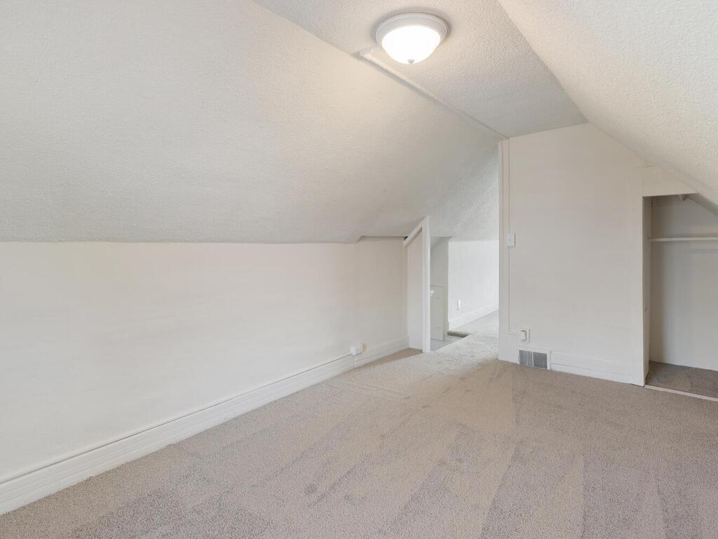 3237 Hennepin Avenue Minneapolis MN 55408 7057552 image44