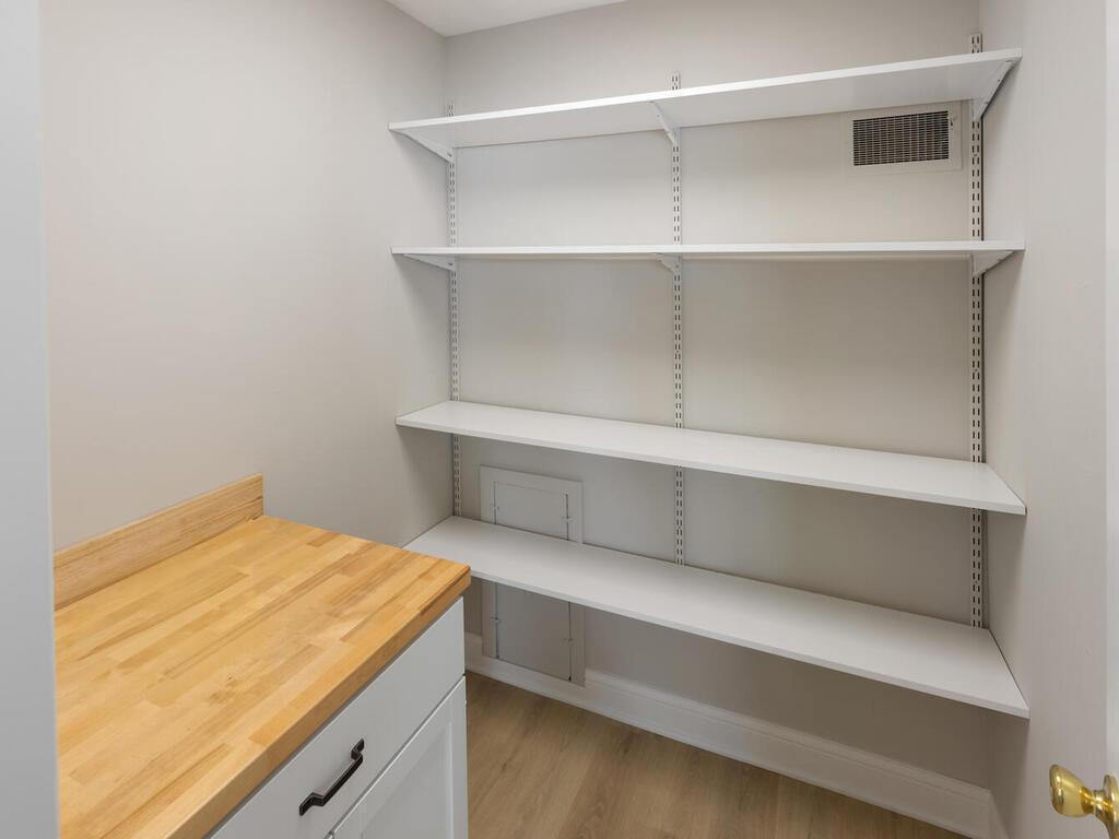 3237 Hennepin Avenue Minneapolis MN 55408 7057552 image45
