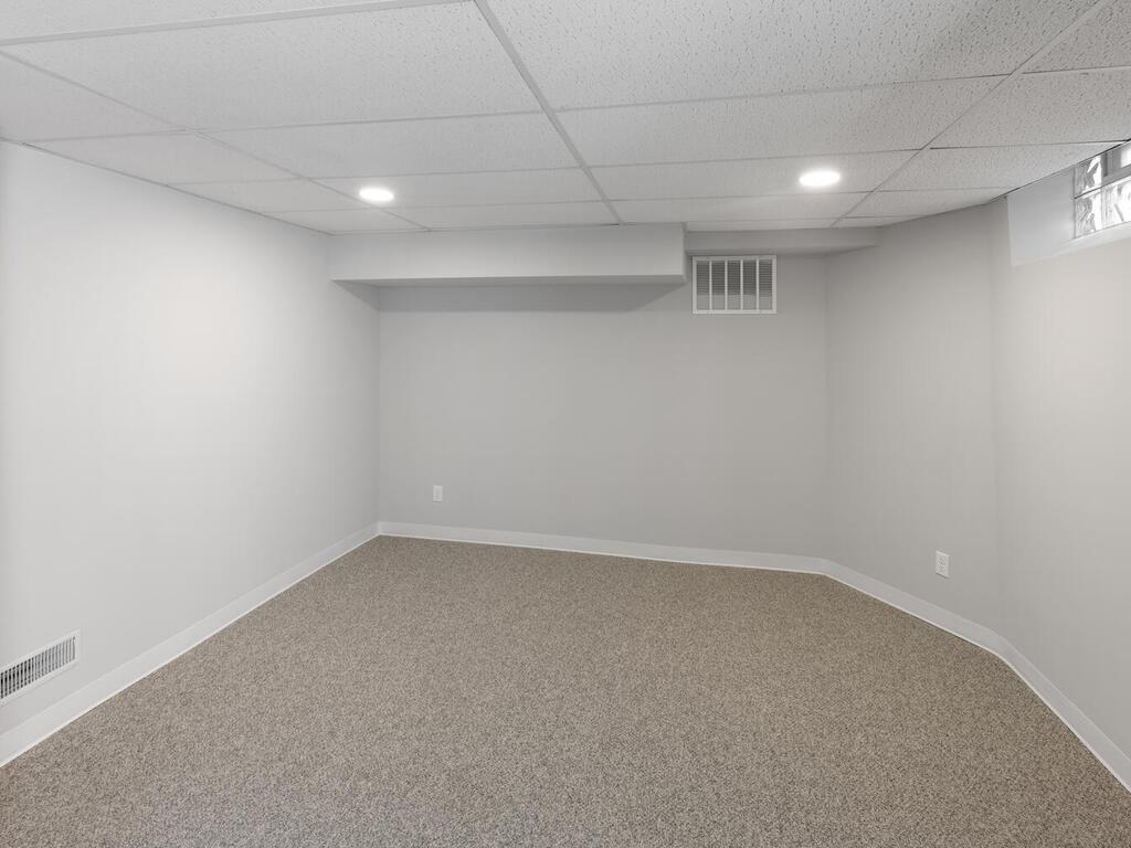 3237 Hennepin Avenue Minneapolis MN 55408 7057552 image48