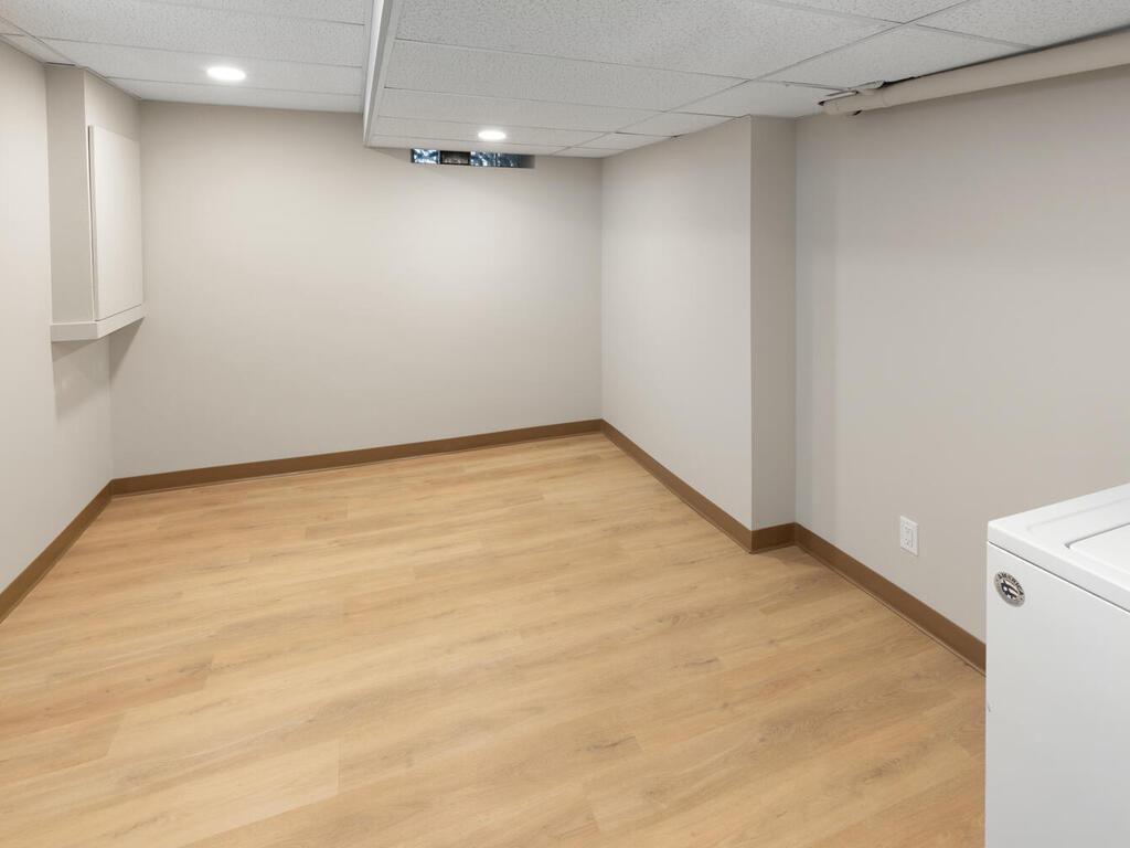 3237 Hennepin Avenue Minneapolis MN 55408 7057552 image54