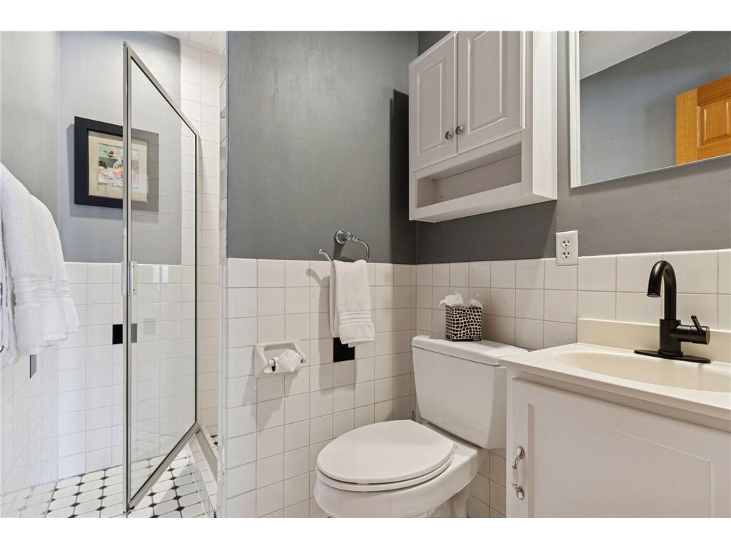 3237 Shores Boulevard Minnetonka MN 55391 6791590 image13