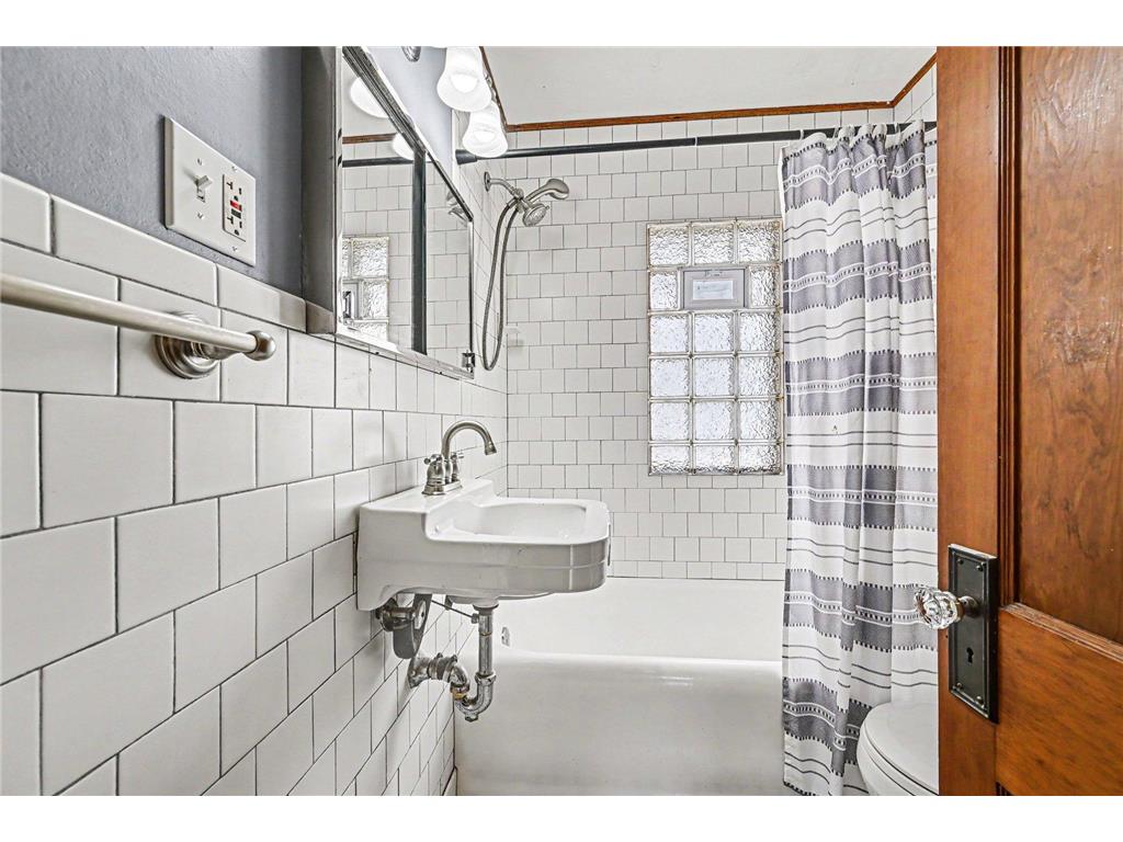 3239 Washburn Avenue N Minneapolis MN 55412 7016587 image17
