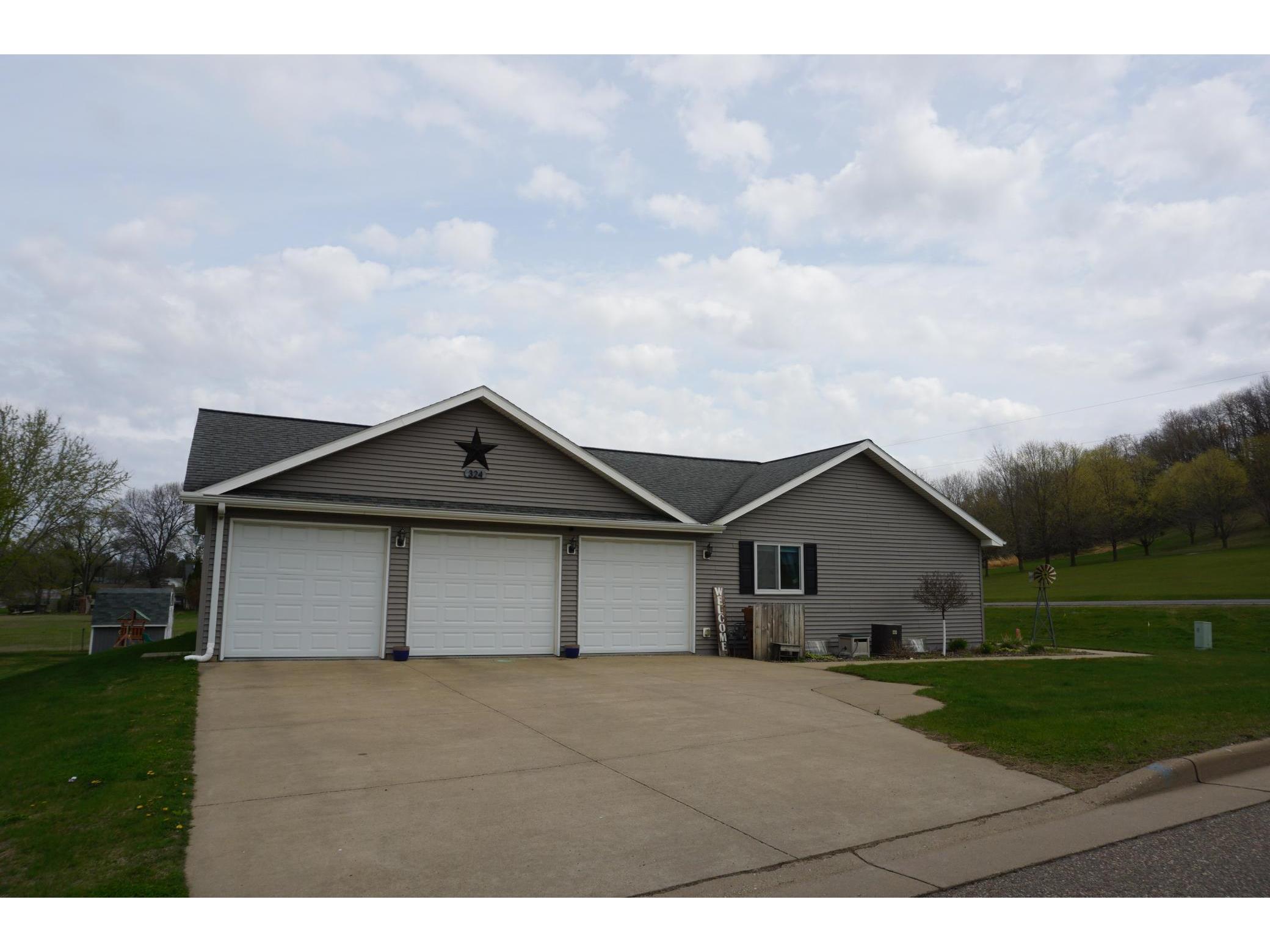 324 Country Lane, Durand, WI 54736 MLS 5752070 Edina Realty