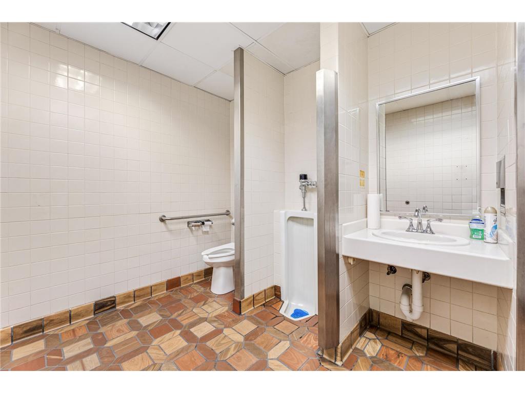 324 Main Street La Crosse WI 54601 7056691 image34