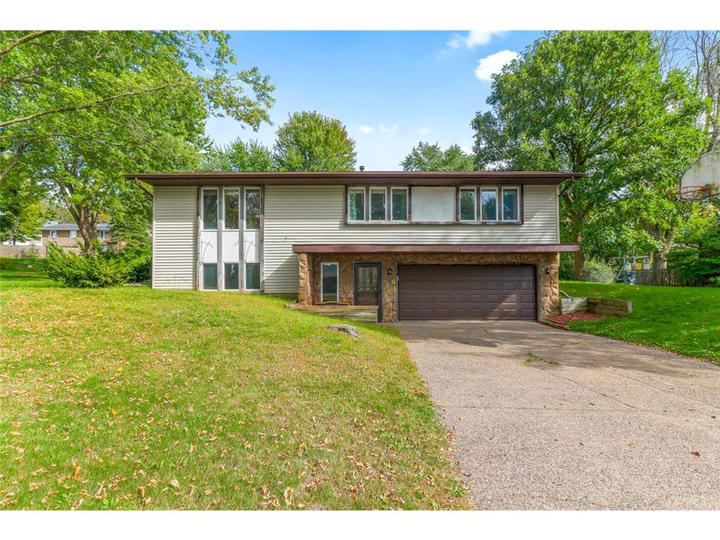 324 N Wasson Lane River Falls WI 54022 6790546 image1