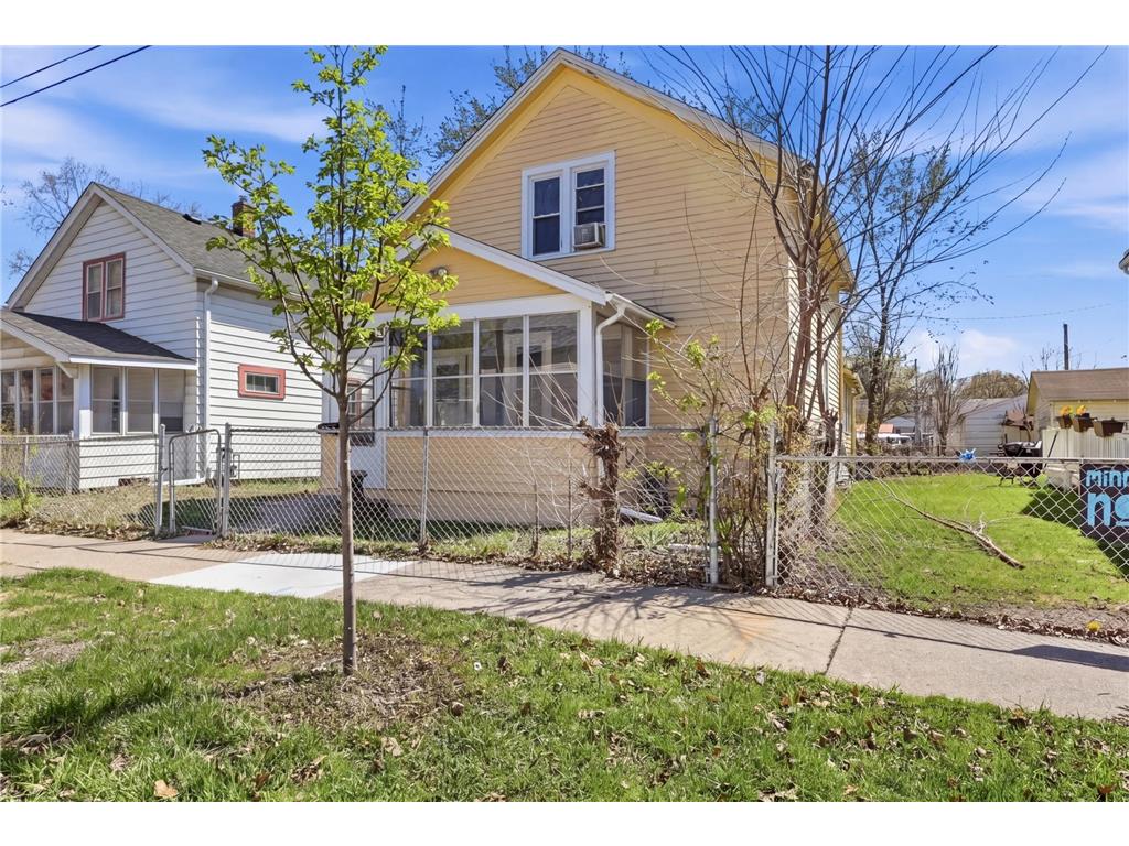 324 Van Buren Avenue Saint Paul MN 55103 7065848 image1