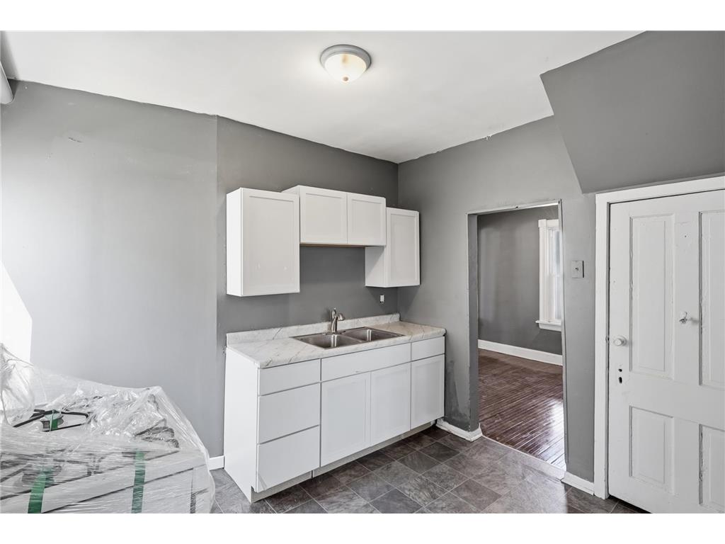 324 Van Buren Avenue Saint Paul MN 55103 7065848 image12