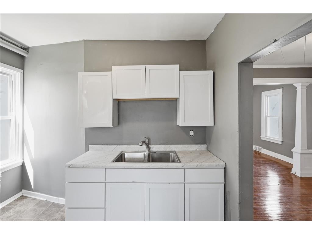 324 Van Buren Avenue Saint Paul MN 55103 7065848 image13