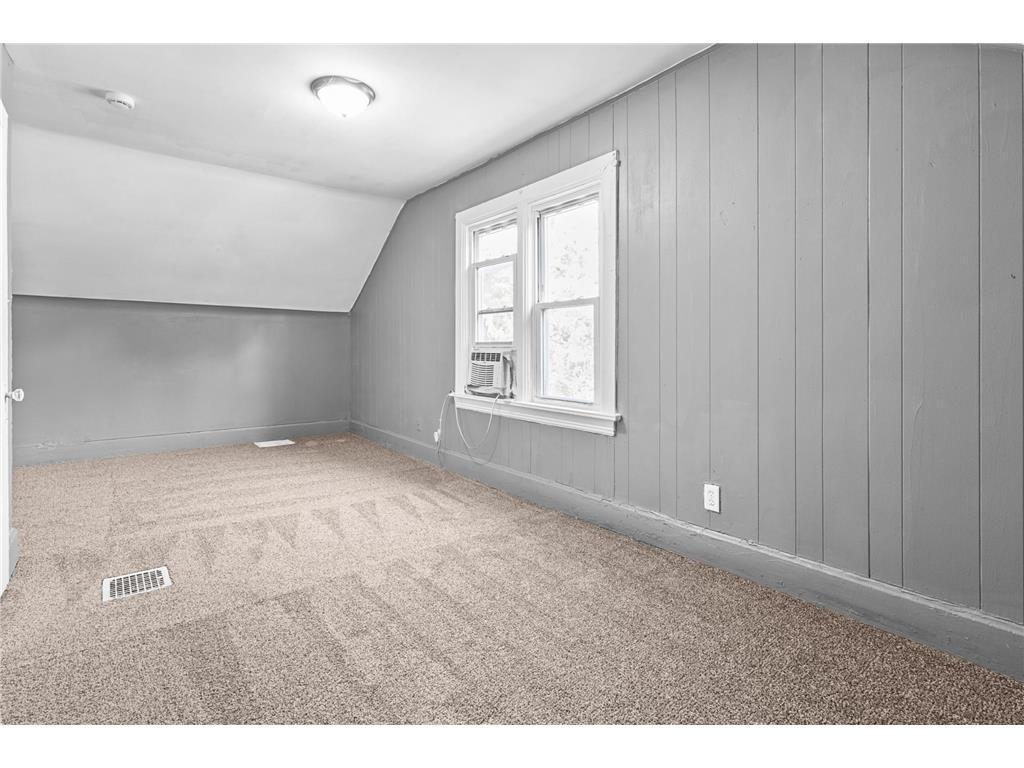 324 Van Buren Avenue Saint Paul MN 55103 7065848 image17