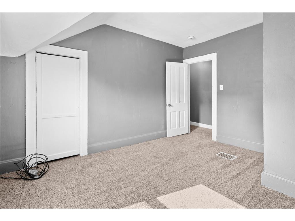 324 Van Buren Avenue Saint Paul MN 55103 7065848 image18