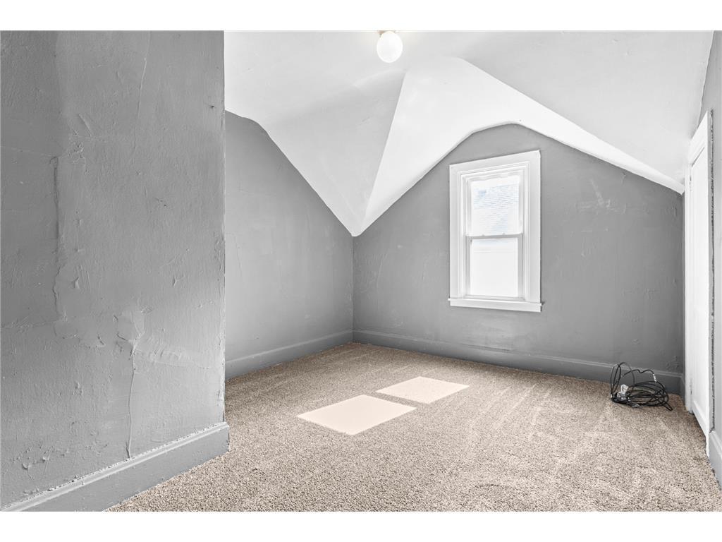 324 Van Buren Avenue Saint Paul MN 55103 7065848 image19