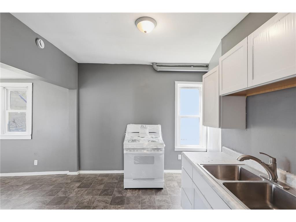 324 Van Buren Avenue Saint Paul MN 55103 7065848 image9