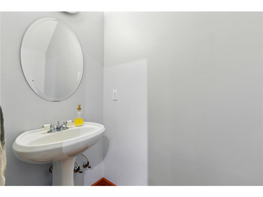 324 Willoughby Way W Minnetonka MN 55305 6797649 image13