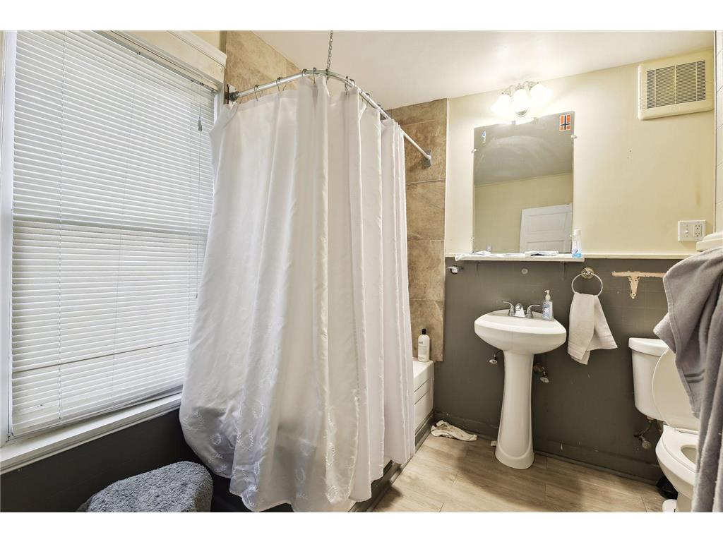 3241 Cedar Avenue S Minneapolis MN 55407 7083267 image30