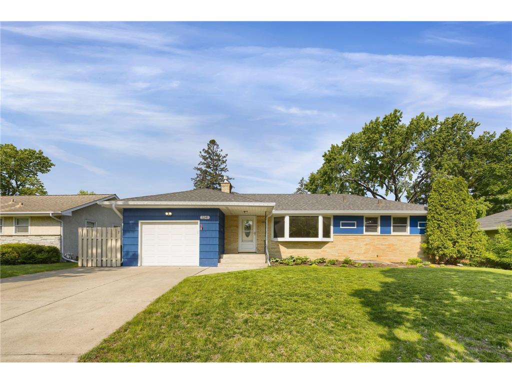 3241 Xenia Avenue N Crystal MN 55422 6537748 image1