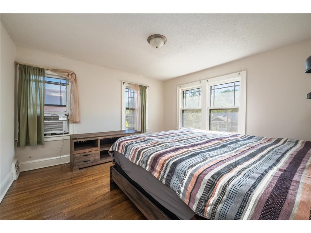 3242 Newton Avenue N Minneapolis MN 55412 7060341 image14
