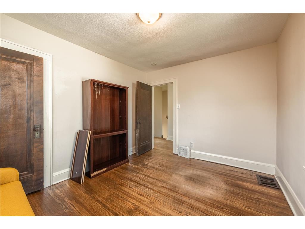 3242 Newton Avenue N Minneapolis MN 55412 7060341 image16