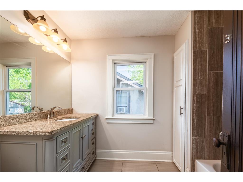3242 Newton Avenue N Minneapolis MN 55412 7060341 image19