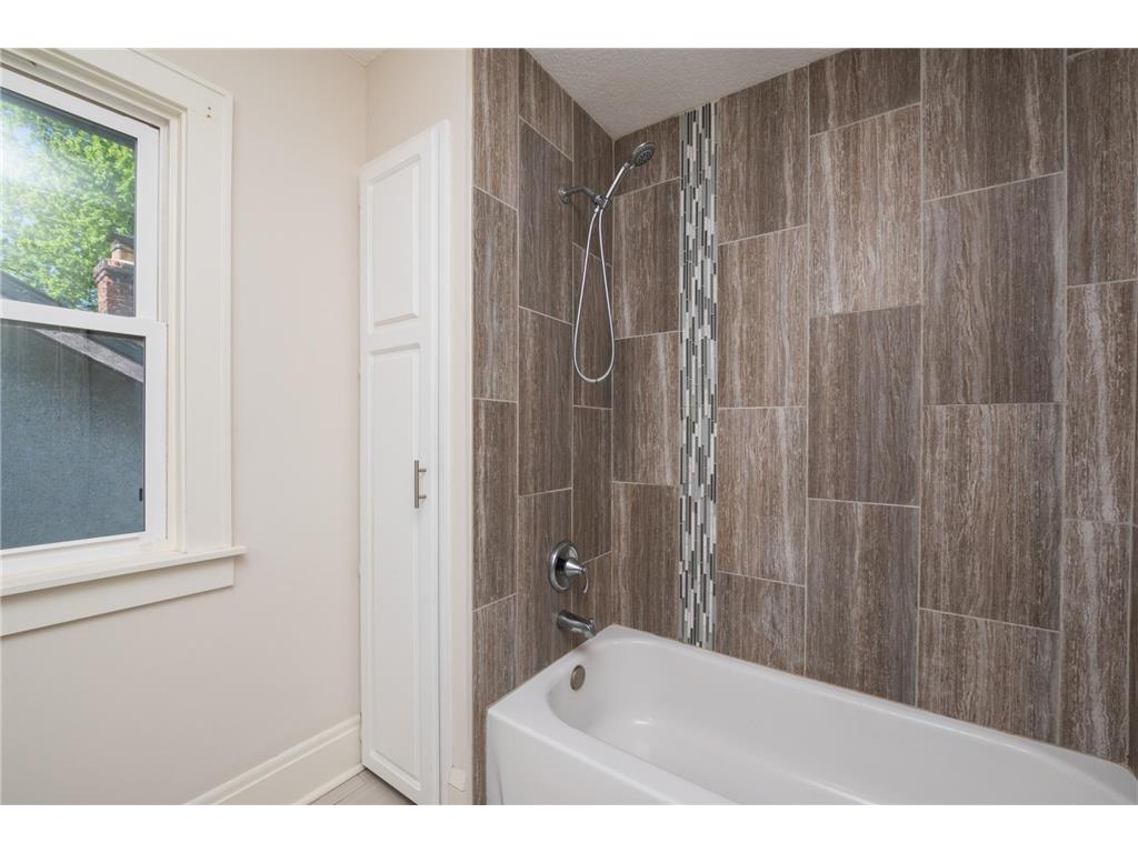 3242 Newton Avenue N Minneapolis MN 55412 7060341 image20
