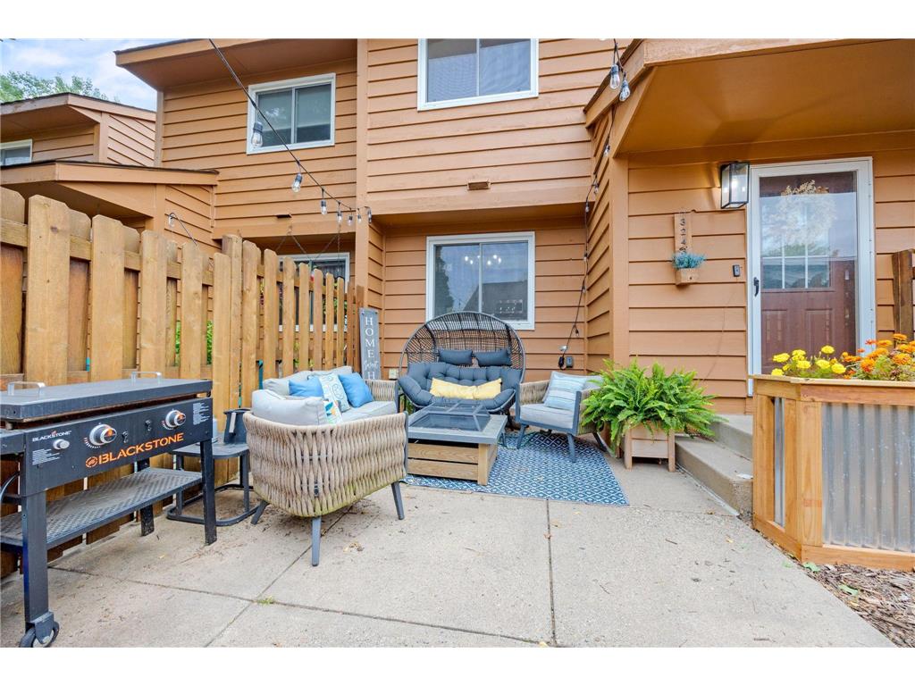 3243 Evergreen Drive Eagan MN 55121 6791974 image1