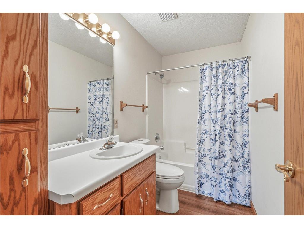 3246 Edgerton Street Vadnais Heights MN 55127 7088832 image19
