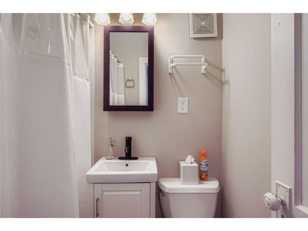 3246 Washburn Avenue N Minneapolis MN 55412 6820513 image21