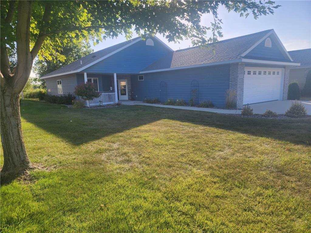 325 15th Avenue NW Willmar MN 56201 - Foot 6442747 image1