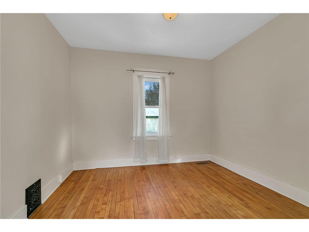 325 Central Avenue N Milaca MN 56353 6825992 image12