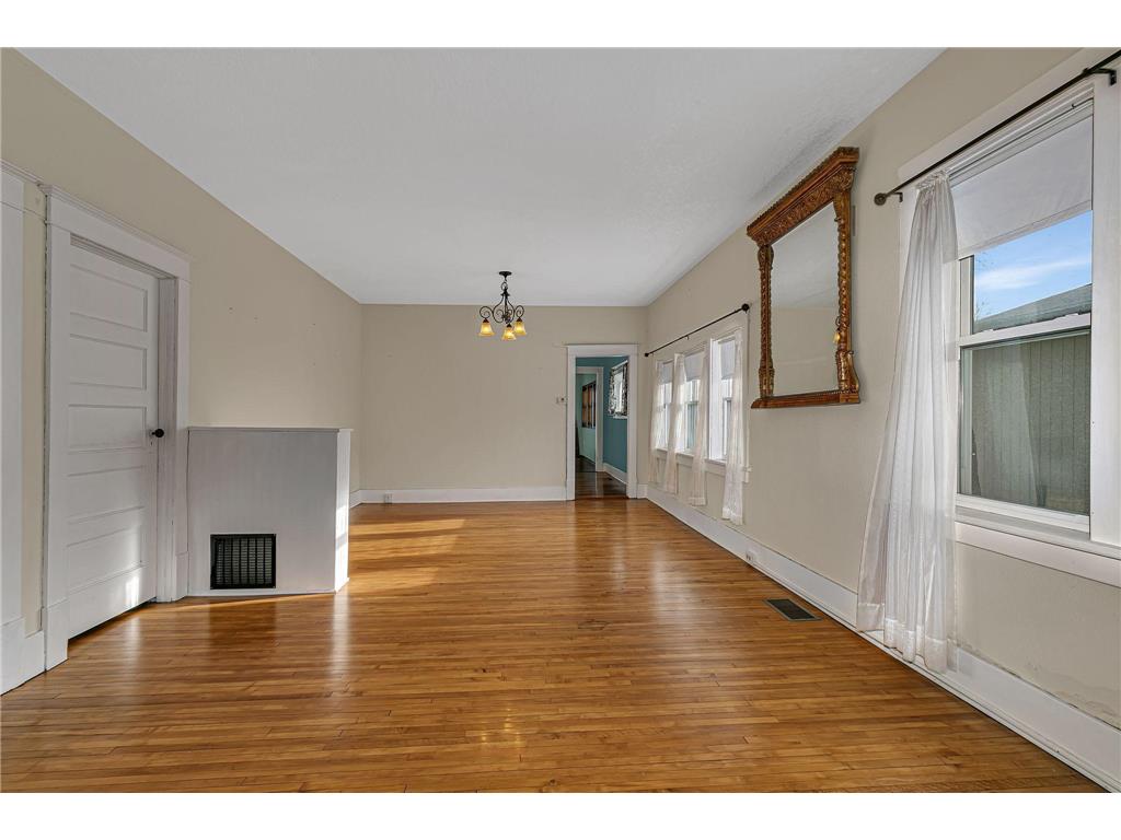 325 Central Avenue N Milaca MN 56353 6825992 image16