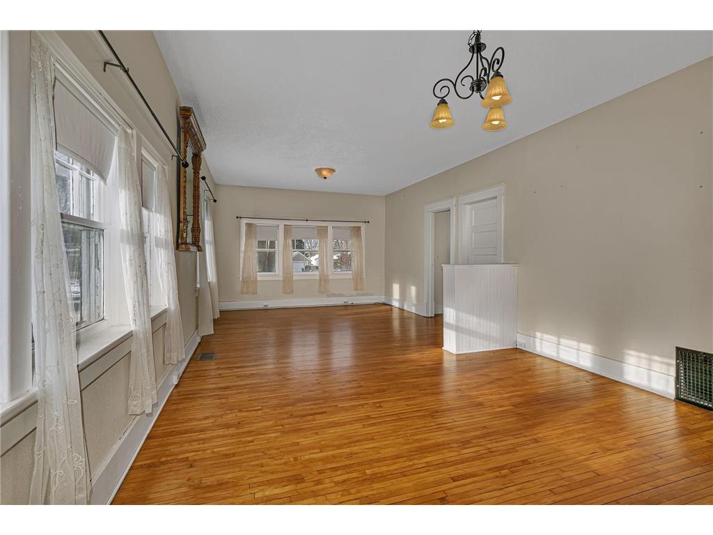 325 Central Avenue N Milaca MN 56353 6825992 image18