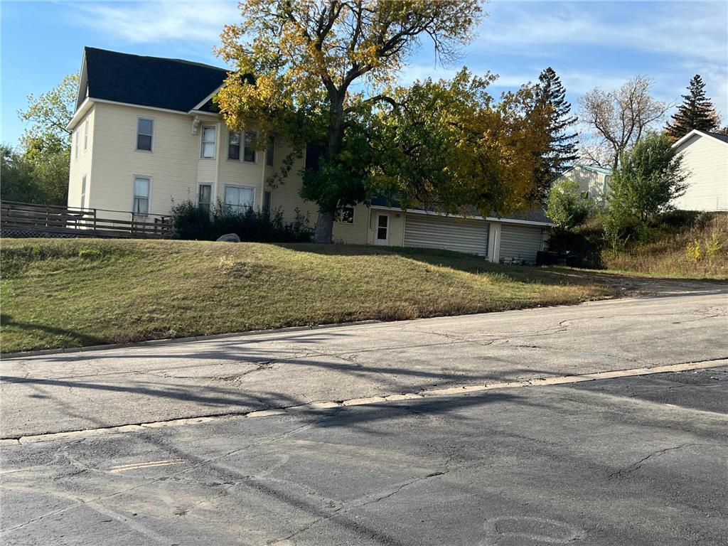 325 E Benton Street, Lake Benton, MN, 56149 MLS 6440837 Edina Realty