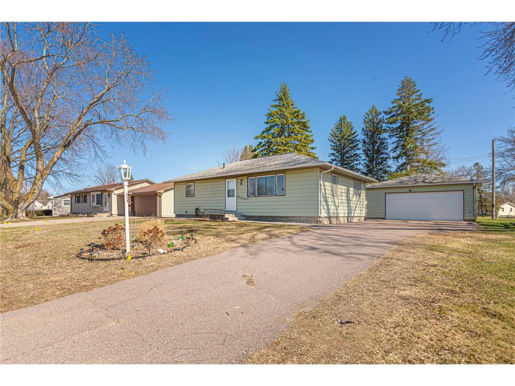 325 Le Sueur Avenue Eagle Lake MN 56024 7050468 image1