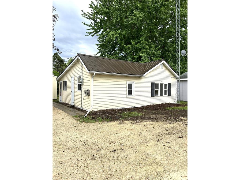 325 N Wabasha Plainview MN 55964 6728127 image1