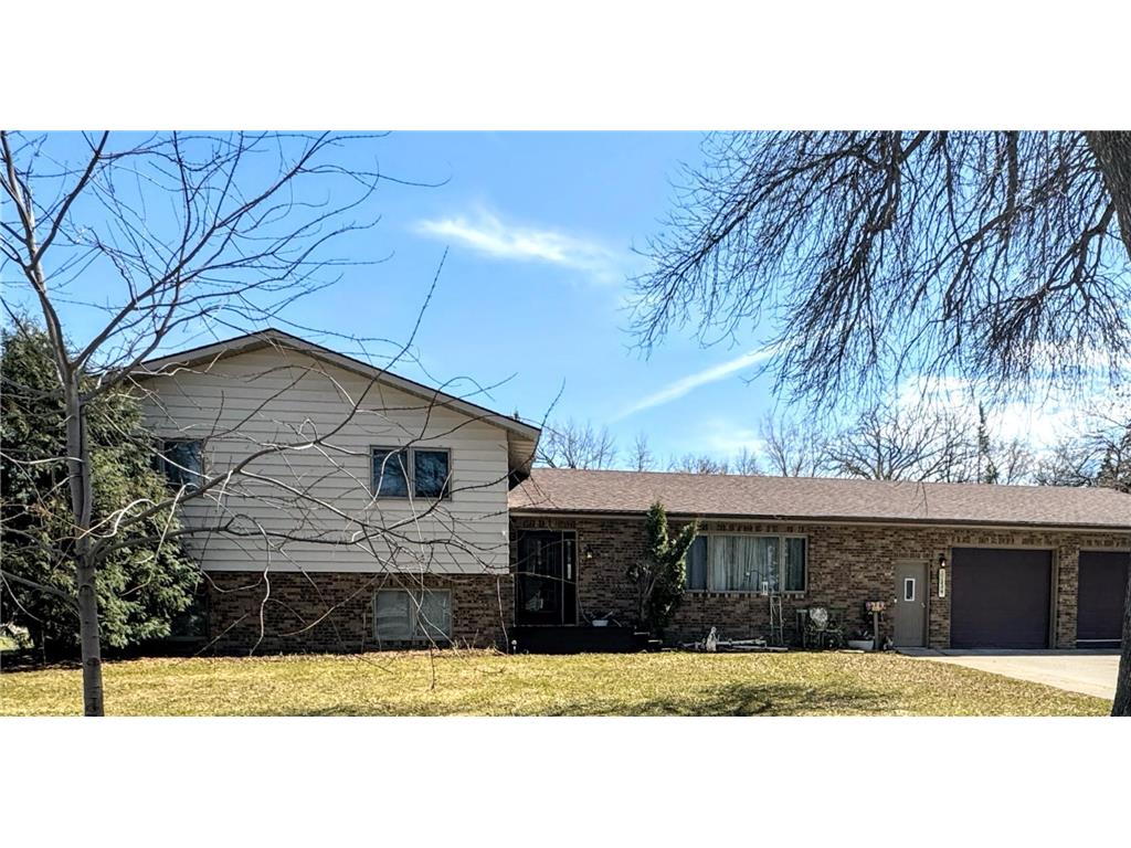 325 S Ash Street Crookston MN 56716 7057505 image1