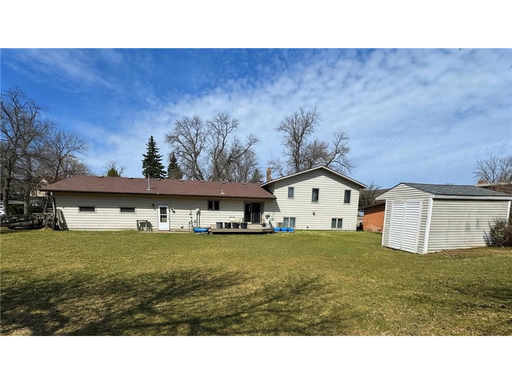 325 S Ash Street Crookston MN 56716 7057505 image10