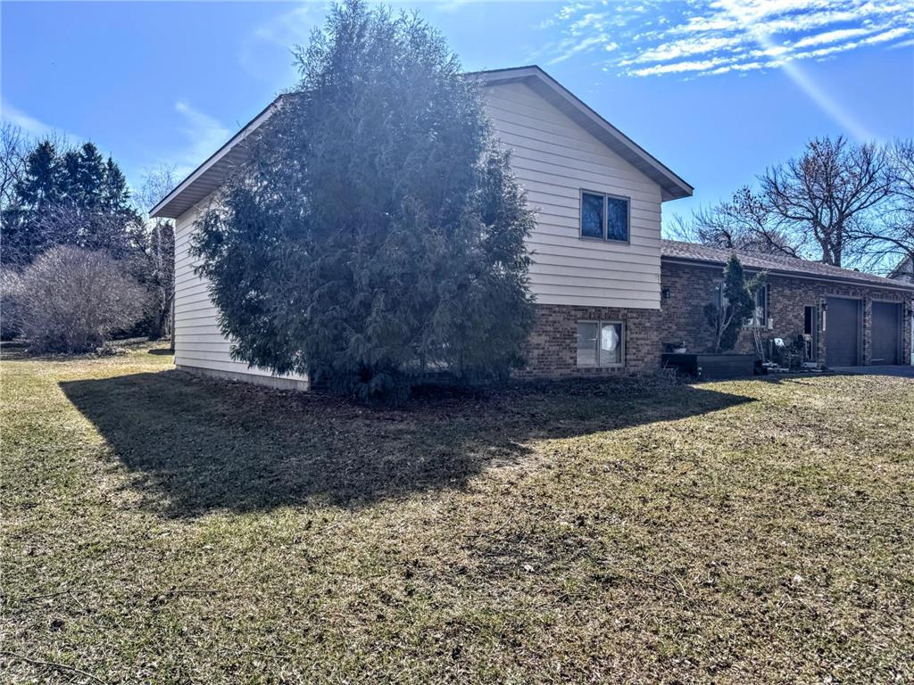 325 S Ash Street Crookston MN 56716 7057505 image22