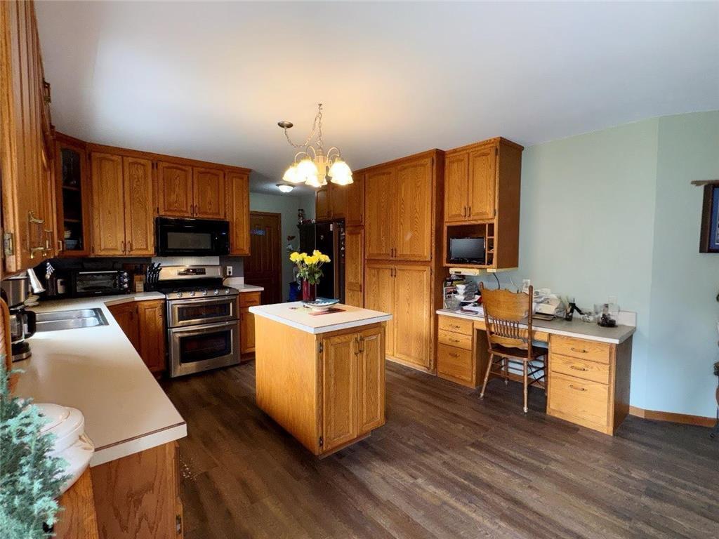325 S Ash Street Crookston MN 56716 7057505 image4