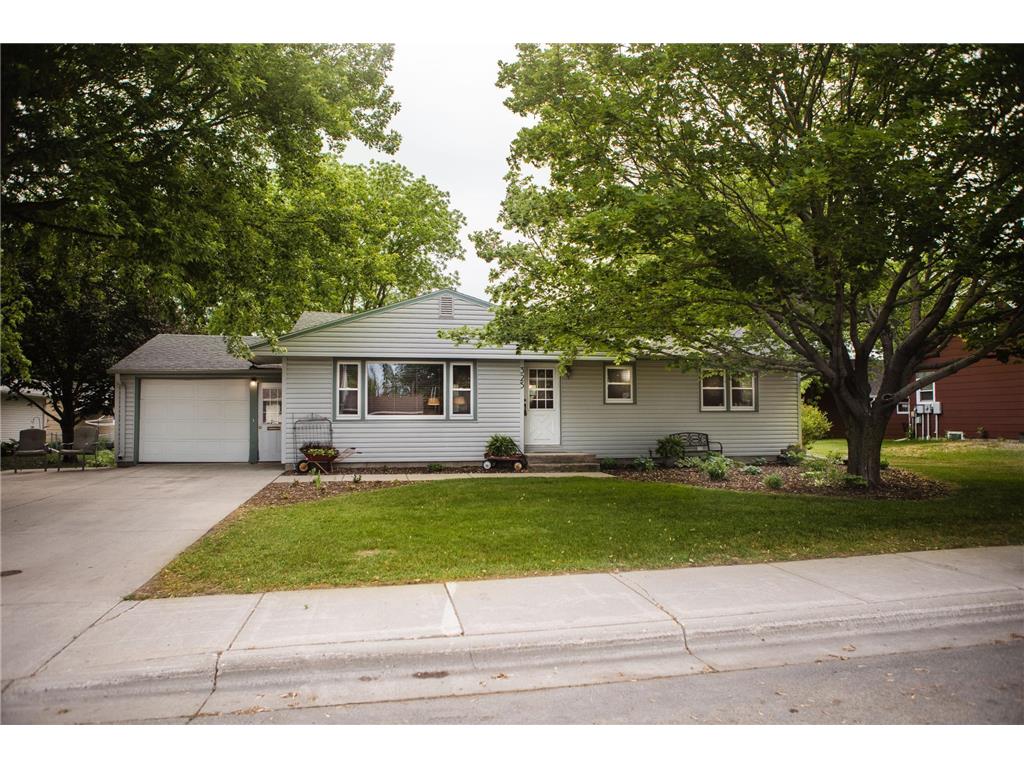 325 S Columbia Avenue Morris MN 56267 6382807 image1