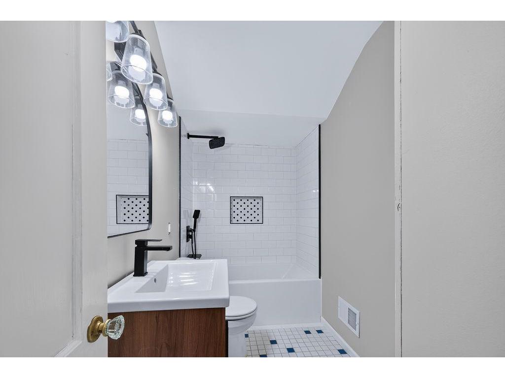 325 South Street W Caledonia MN 55921 7093141 image13
