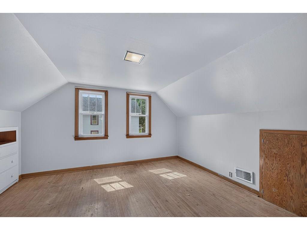 325 South Street W Caledonia MN 55921 7093141 image16