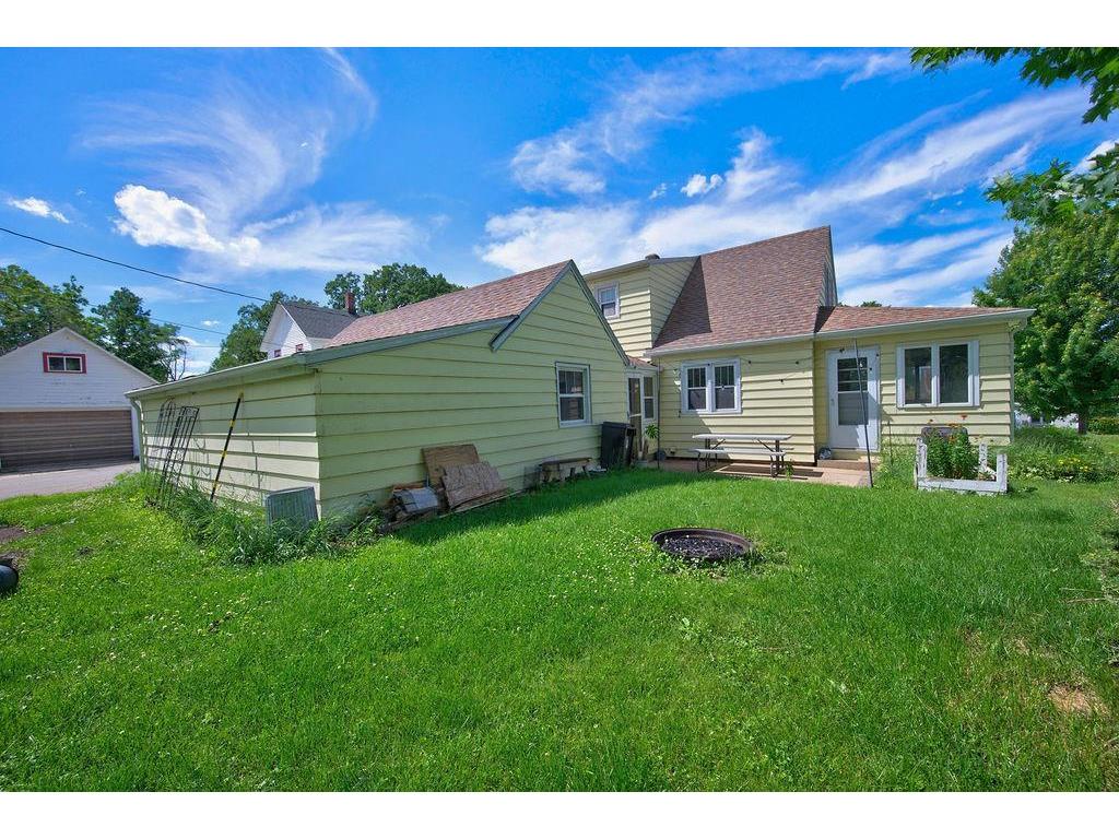 325 South Street W Caledonia MN 55921 7093141 image24