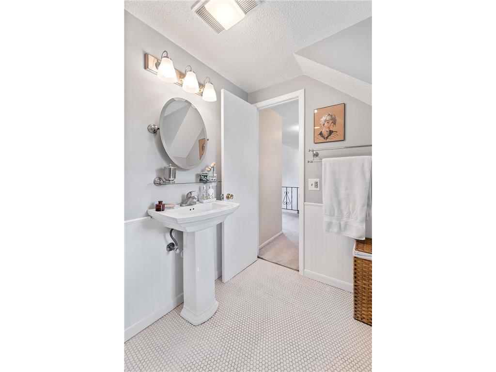 3255 Garfield Street NE Minneapolis MN 55418 7055717 image26