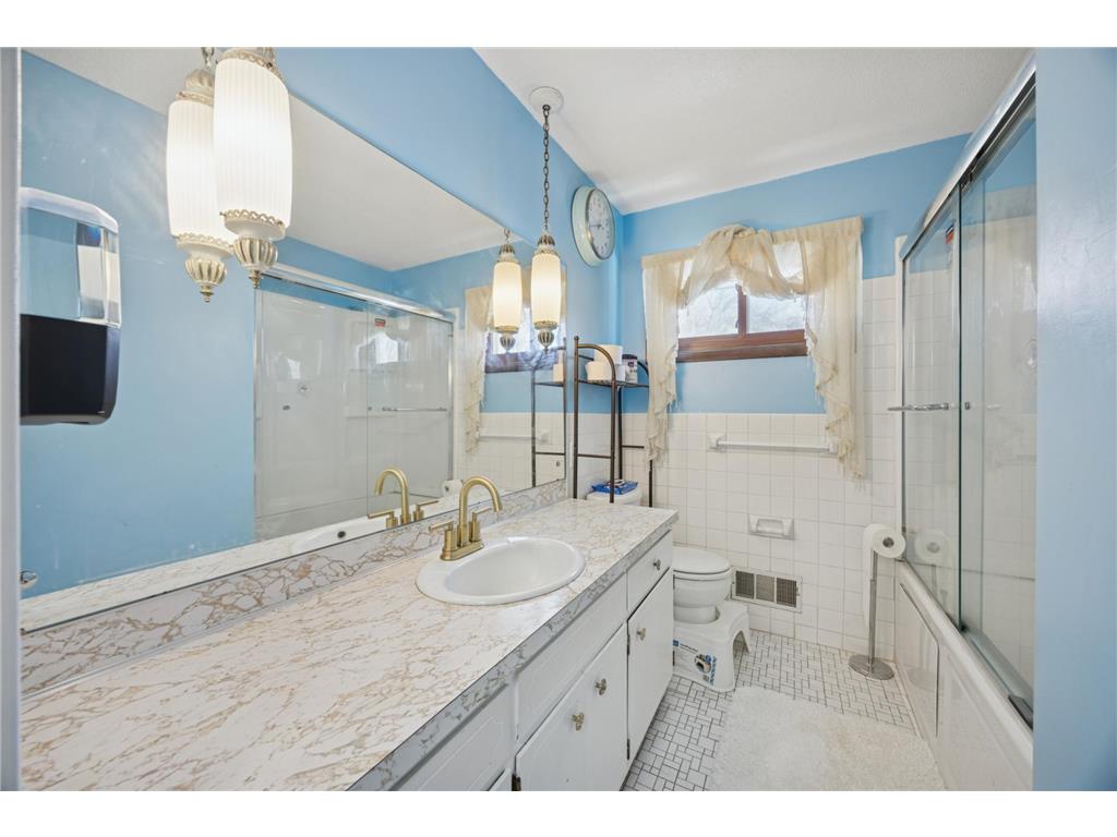 3256 Hampshire Avenue N Crystal MN 55427 7047731 image6