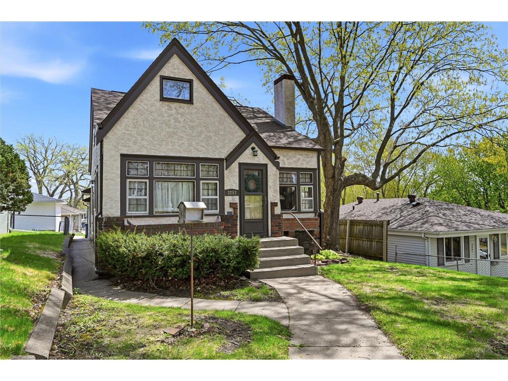 3257 Hayes Street NE Minneapolis MN 55418 7066161 image2