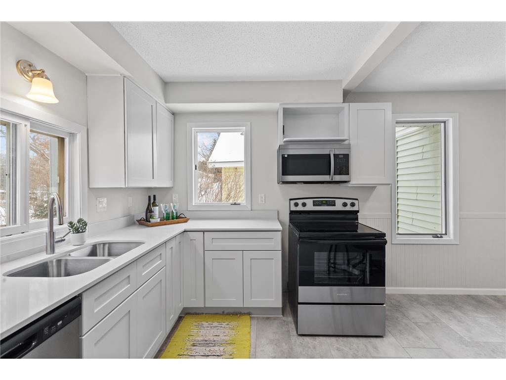 326 Faversham Willernie MN 55090 7047946 image10