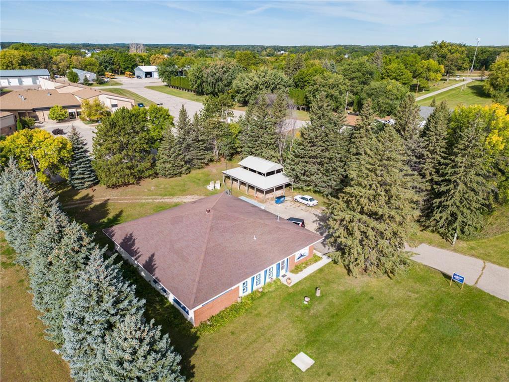 326 Main Street S New London MN 56273 6449225 image1