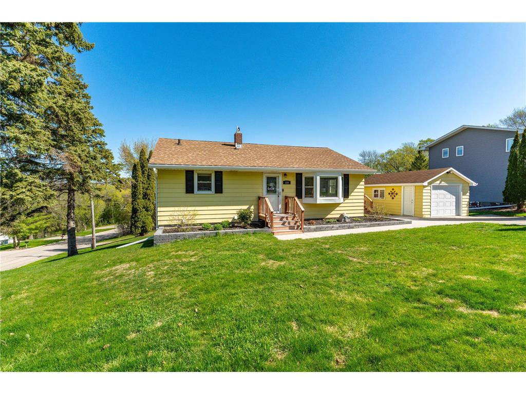 326 W Gustavus Avenue Fergus Falls MN 56537 7073136 image1