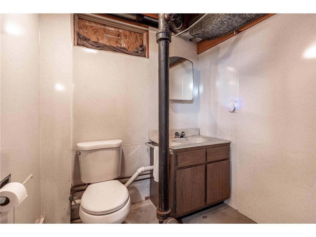 326 W Gustavus Avenue Fergus Falls MN 56537 7073136 image38