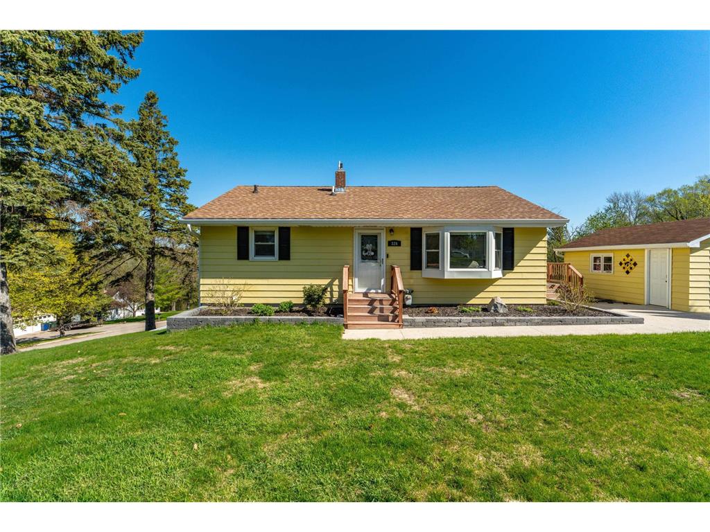 326 W Gustavus Avenue Fergus Falls MN 56537 7073136 image5