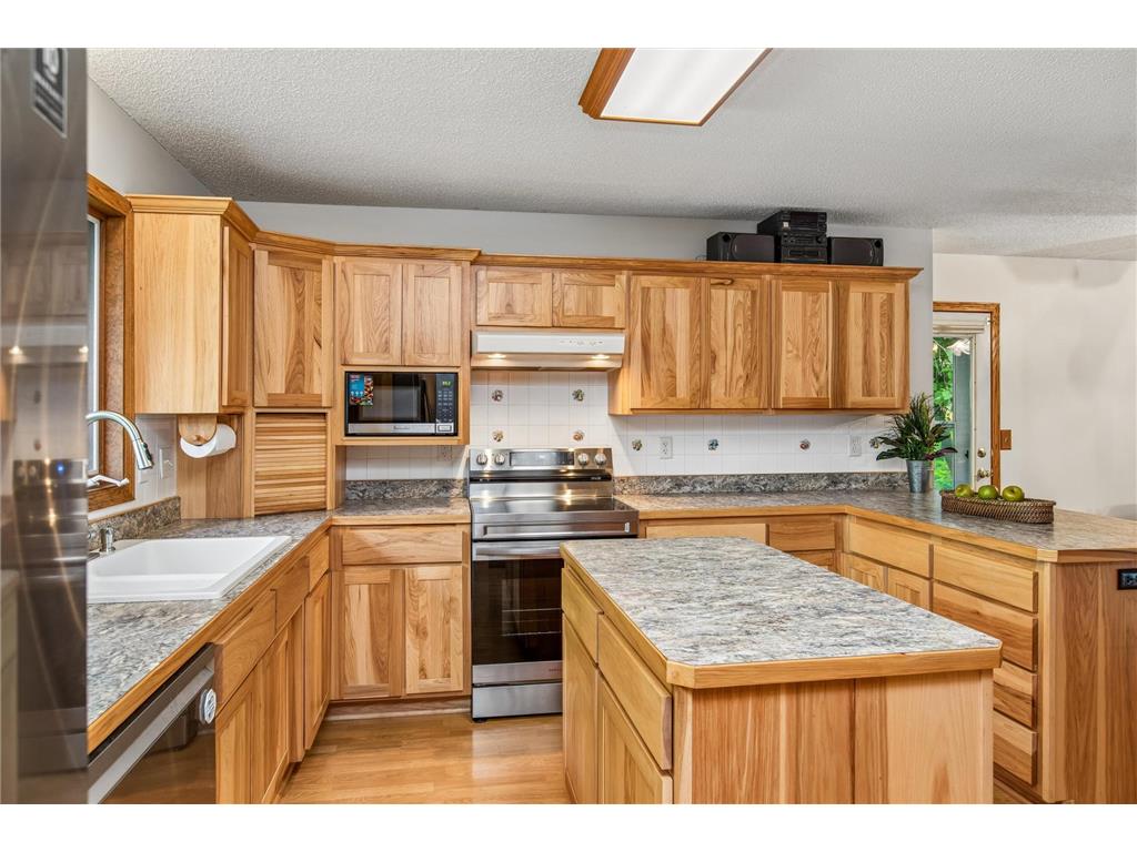 326 Warner Avenue N Mahtomedi MN 55115 7087149 image3